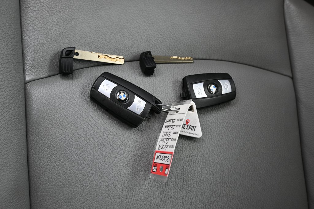 Used 2009 BMW 335i Convertible RWD image 12