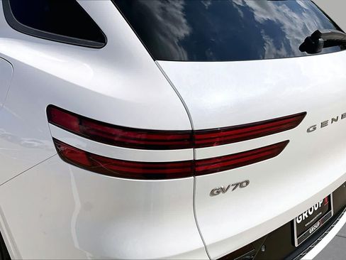 Used 2023 Genesis GV70 2.5T w/ Sport Prestige Package AWD/4WD image 29