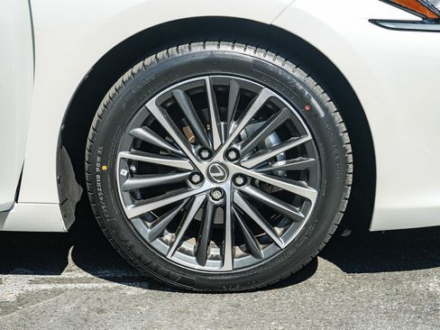 Used 2022 Lexus ES 300h w/ Premium Package FWD image 10