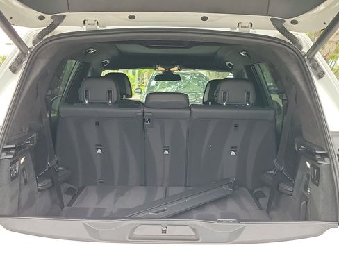 Used 2021 BMW X7 M50i w/ Executive Package AWD/4WD image 7