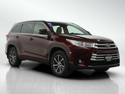 Used 2017 Toyota Highlander XLE image 7