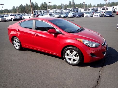 Used 2013 Hyundai Elantra GLS image 7