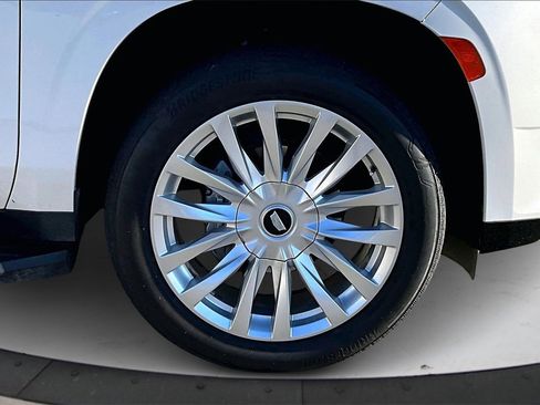 Used 2022 Cadillac Escalade Luxury image 34