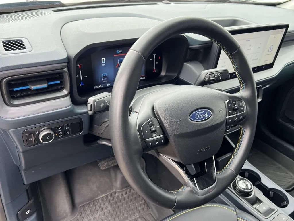 Used 2025 Ford Maverick Lobo AWD/4WD image 17