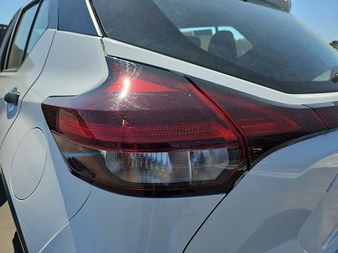 Used 2022 Nissan Kicks S image 35