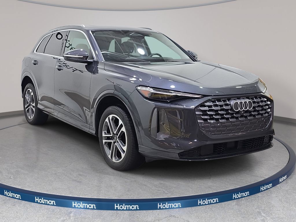 Used 2025 Audi Q5 Premium Plus w/ Premium Plus AWD/4WD image 4
