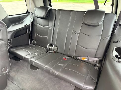 Used 2015 Cadillac Escalade Premium AWD/4WD image 25