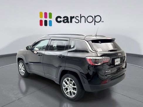 Used 2022 Jeep Compass Latitude image 3