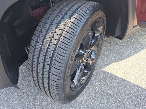 New 2025 Jeep Grand Cherokee Altitude w/ Trailer Tow Package image 32