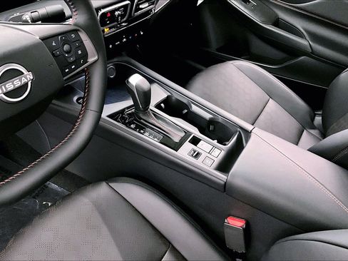 New 2026 Nissan Sentra SR w/ SR Premium Package FWD image 9