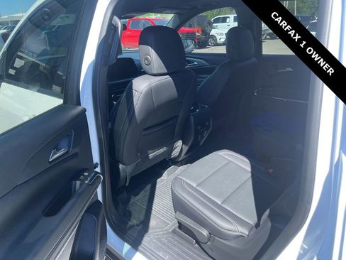 Used 2025 Chevrolet Traverse LT w/ Sun and Wheel Package image 10