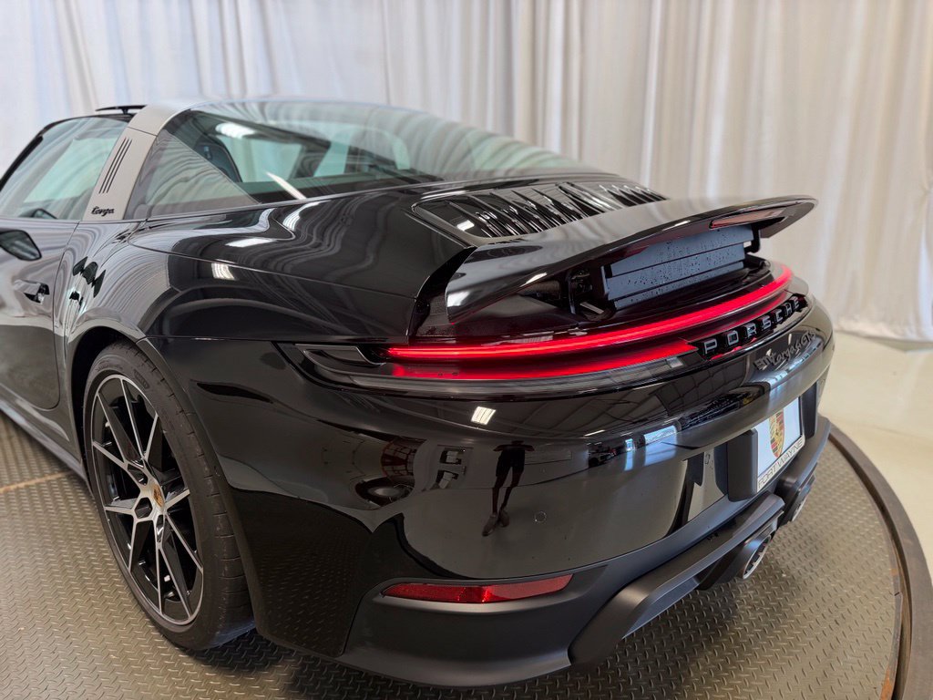 Certified 2025 Porsche 911 Targa 4 GTS AWD/4WD image 32