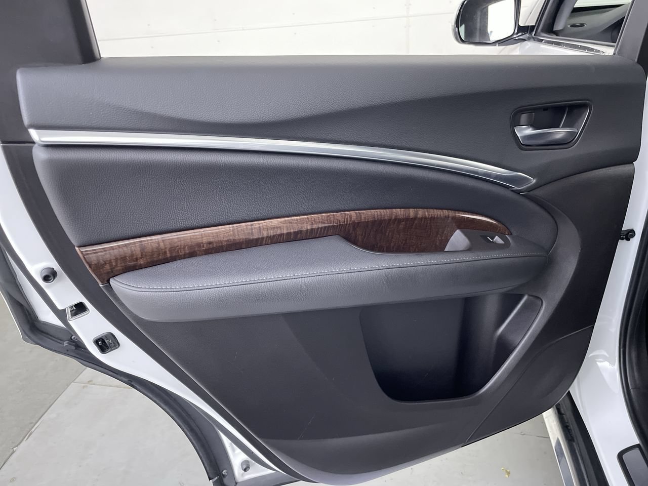 Used 2020 Acura MDX SH-AWD image 22