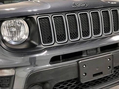 Used 2023 Jeep Renegade Latitude image 36