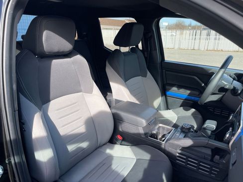 Used 2025 Toyota Tacoma SR image 35