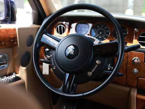 Used 2006 Rolls-Royce Phantom Sedan RWD image 39