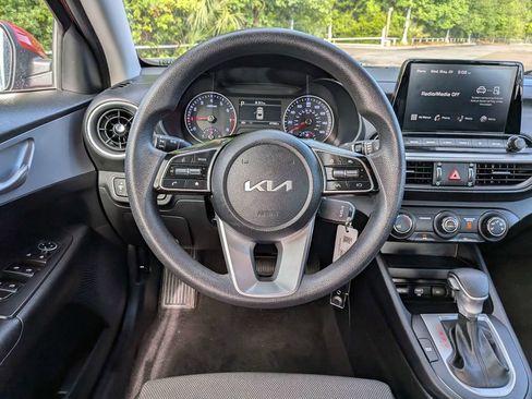 Used 2024 Kia Forte LXS FWD image 17