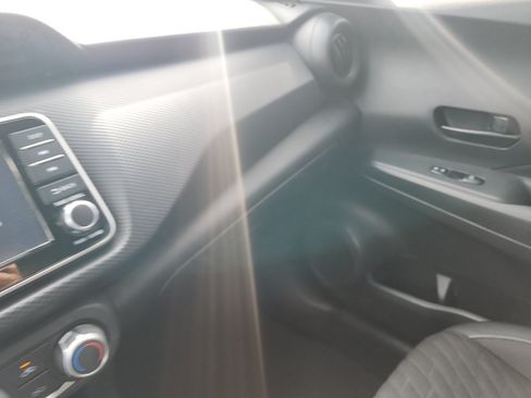 Used 2022 Nissan Kicks S FWD image 31