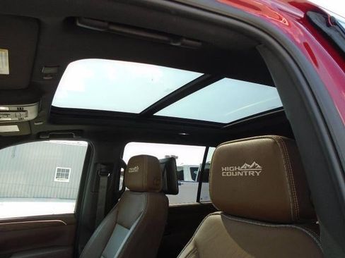 Certified 2024 Chevrolet Suburban High Country w/ Advanced Technology Package AWD/4WD image 19