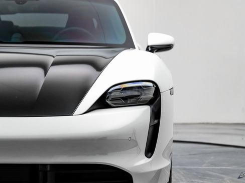 Used 2020 Porsche Taycan Turbo S image 26