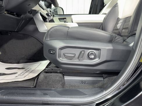 Used 2023 Toyota Tundra Capstone AWD/4WD image 20