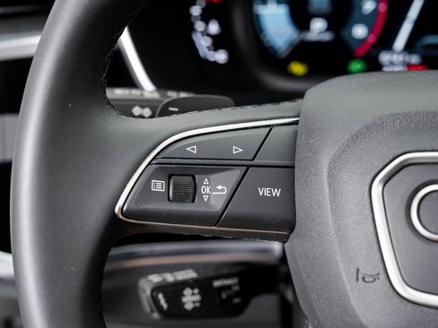 Certified 2025 Audi Q3 2.0T Premium image 11