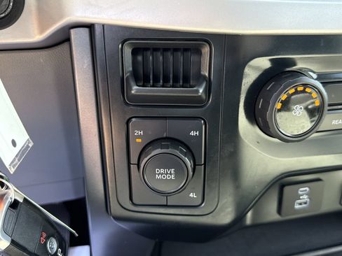 Used 2023 Ford F150 XLT AWD/4WD image 31
