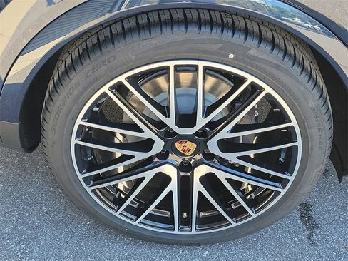 New 2026 Porsche Cayenne image 14