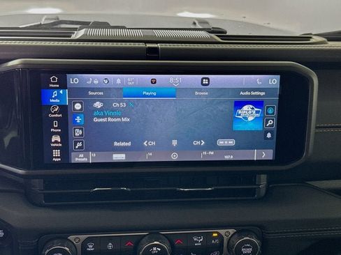 Used 2025 Jeep Gladiator Sport image 14