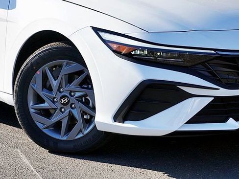 New 2026 Hyundai Elantra Blue image 4