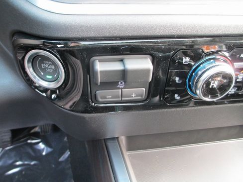 New 2026 GMC Sierra 1500 SLT w/ SLT Convenience Package image 19