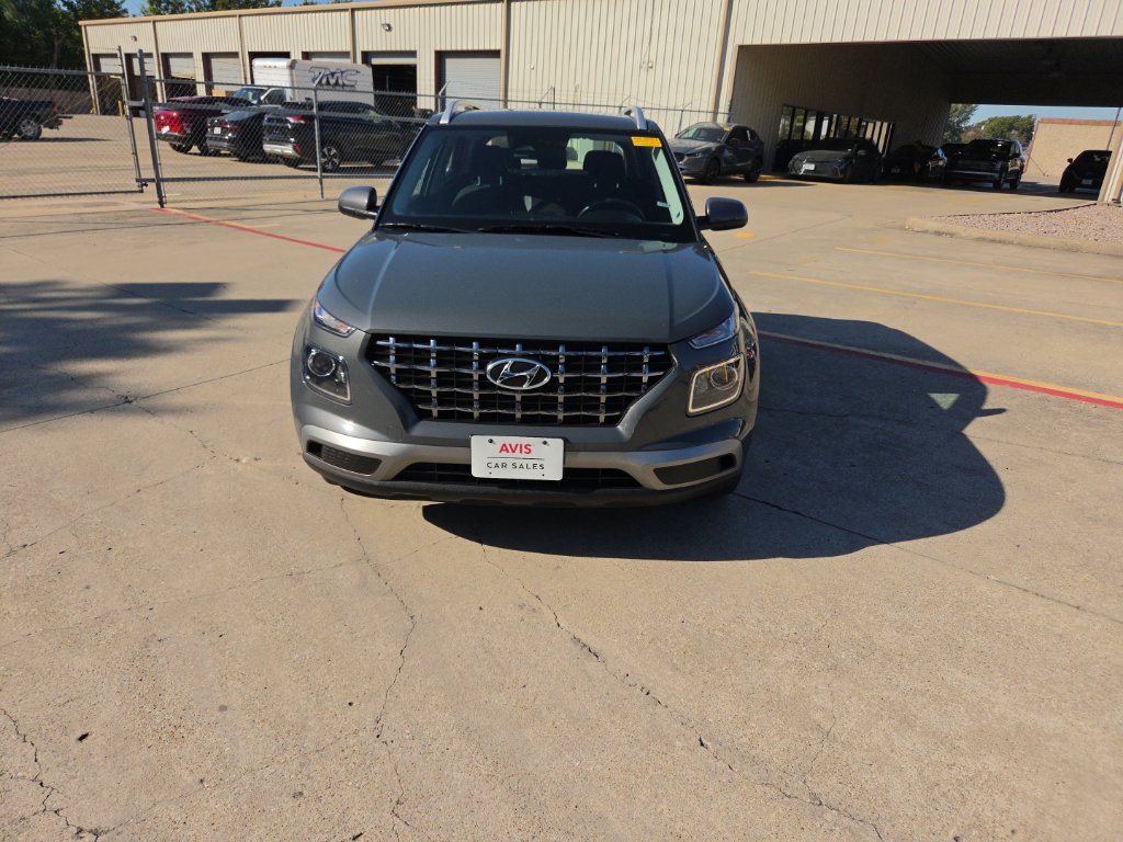 Used 2025 Hyundai Venue SEL FWD image 5