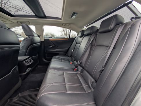 Used 2019 Lexus ES 350 Luxury image 46