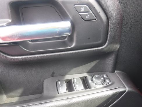 Used 2020 Chevrolet Silverado 1500 Custom w/ Custom Convenience Package AWD/4WD image 9