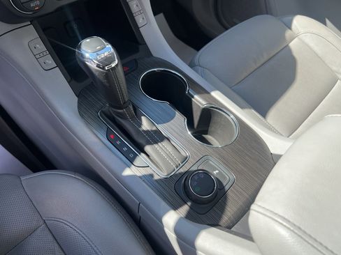 Used 2019 GMC Acadia SLT image 38