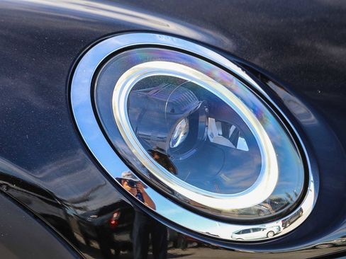 Used 2022 MINI Cooper 4-Door Hardtop image 9