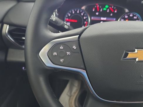 Used 2023 Chevrolet Traverse LT FWD image 20
