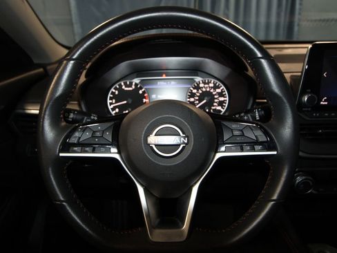 Used 2024 Nissan Altima 2.5 SR image 10