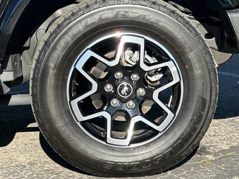 Used 2025 Ford Bronco Outer Banks image 36