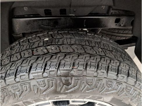 Used 2026 GMC Canyon AT4 w/ Technology Plus Package AWD/4WD image 20