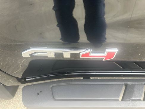 Used 2025 GMC Sierra 1500 AT4 w/ AT4 Premium Package image 11