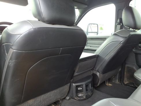 Used 2024 RAM 5500 Tradesman w/ Chrome Appearance Group AWD/4WD image 9