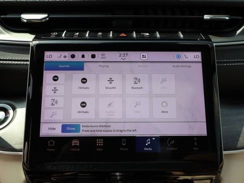 Used 2024 Jeep Grand Cherokee Limited w/ Black Appearance Package AWD/4WD image 21