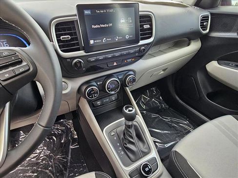 New 2025 Hyundai Venue SEL image 12