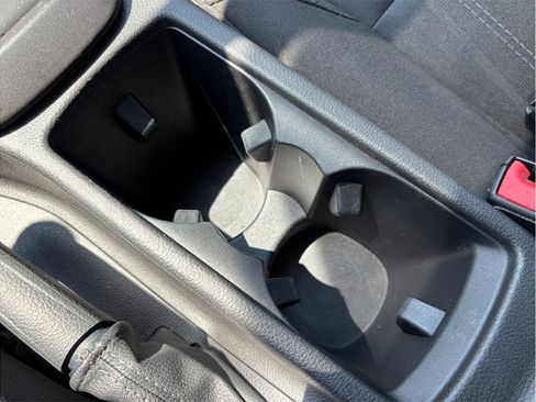 Used 2017 Ford Focus SE FWD image 24
