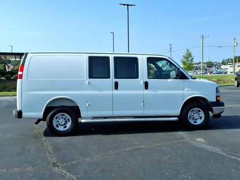 Used 2025 Chevrolet Express 2500 w/ Driver Convenience Package RWD image 16