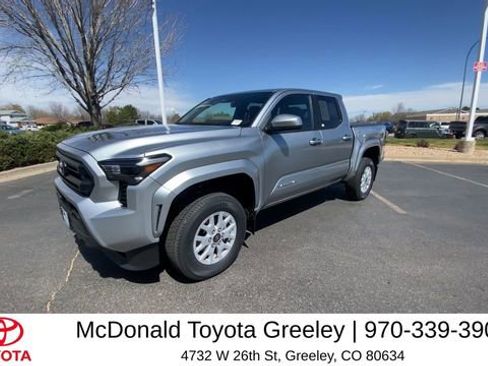Used 2024 Toyota Tacoma SR5 AWD/4WD image 4