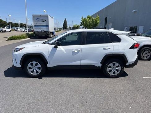 Used 2024 Toyota RAV4 LE image 8