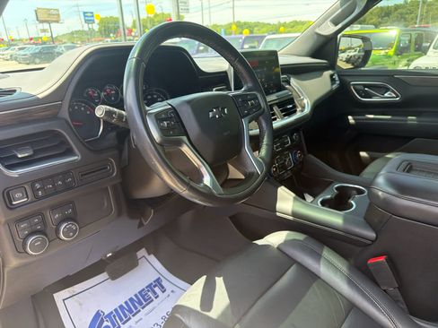 Used 2021 Chevrolet Suburban Z71 w/ Rear Media and Nav Package AWD/4WD image 17