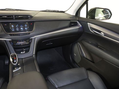 Used 2019 Cadillac XT5 Premium Luxury FWD image 11